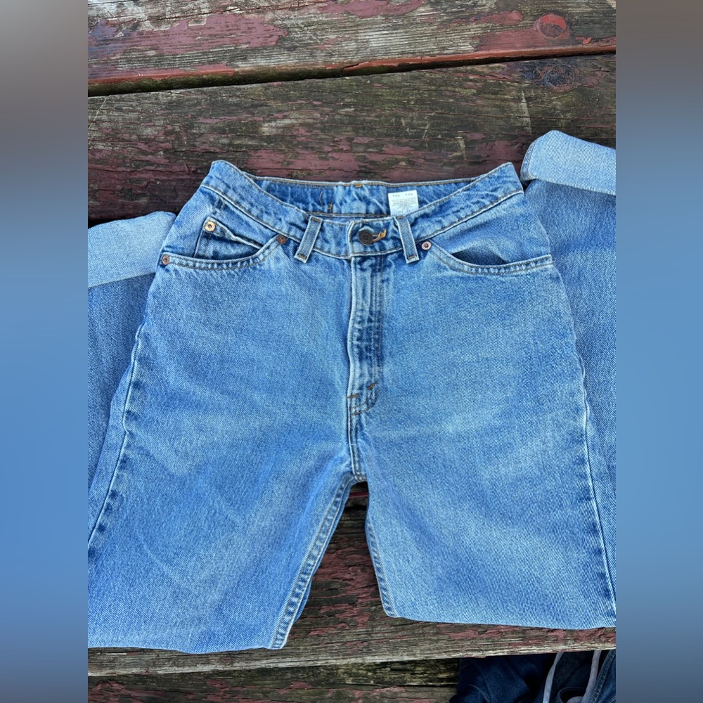 Vintage Levi 912 jeans Slim fit Tapered leg
7 Jr M
